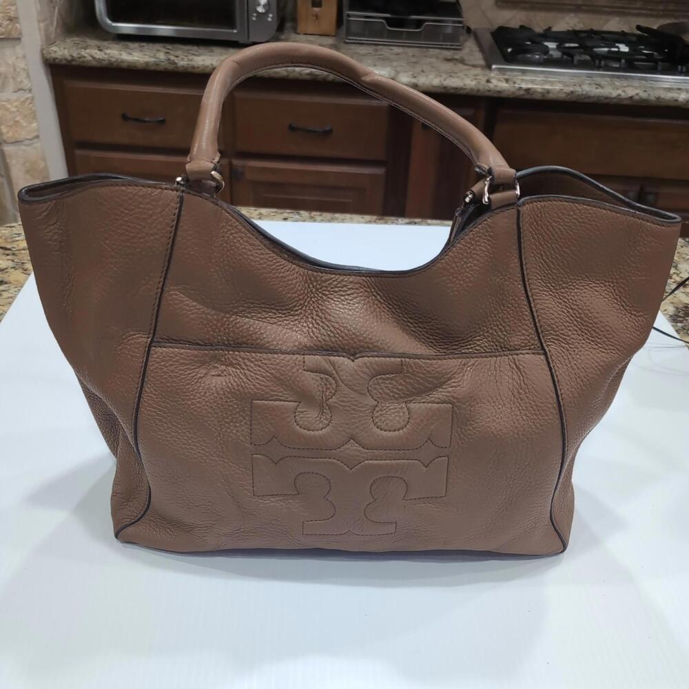 Gorgeous  Tory Burch Bombe Tan Pebble Leather Tote